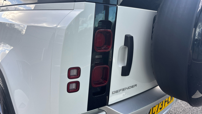 Land Rover Defender 90 Diesel 3.0 D250 Hard Top Auto